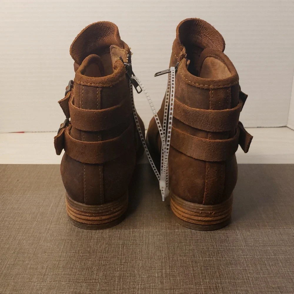Born‎ Brown Moraga Bootie SZ 9.5